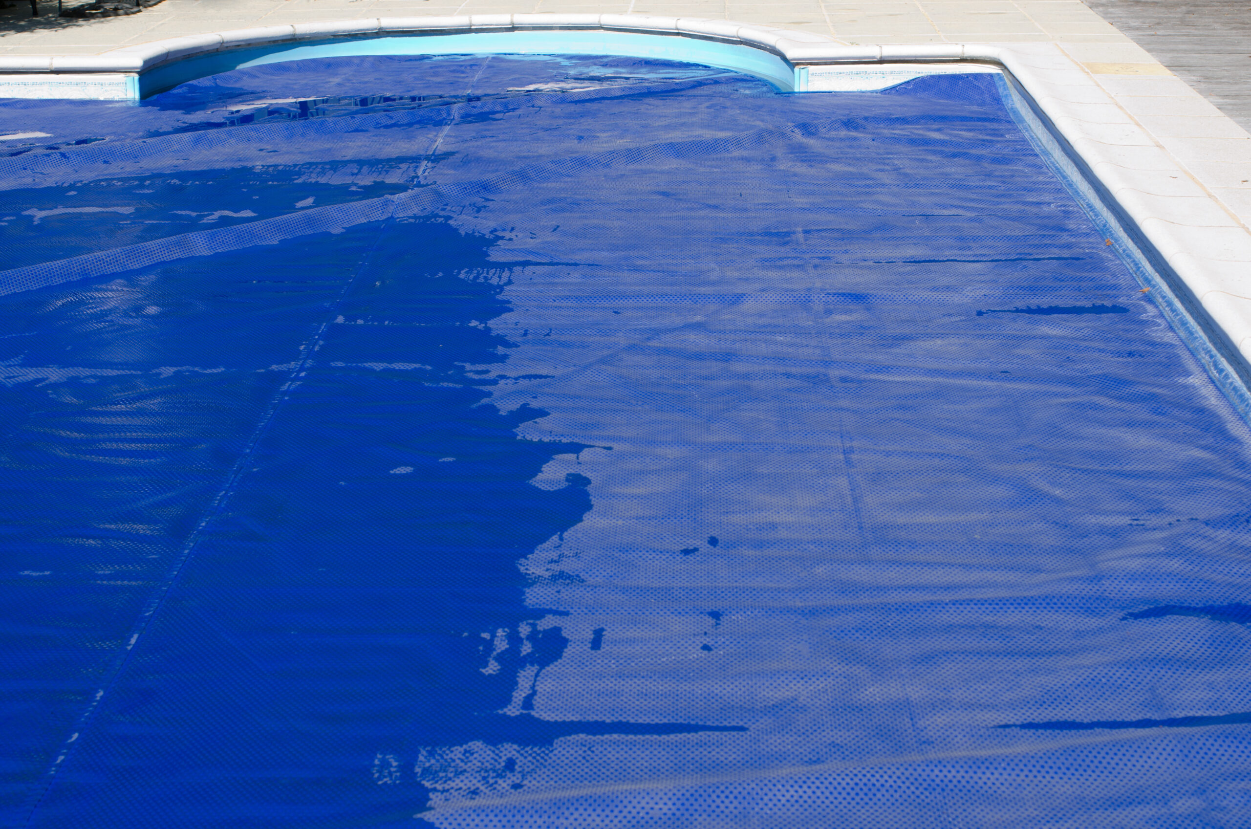 pool cover on swimming pool